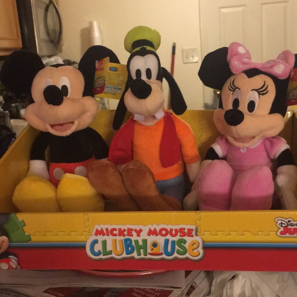 Disney Junior Mickey Mouse CLUBHOUSE